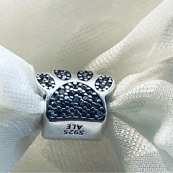 🐾 NWOT Paw Print Charm ✨ - Picture 8 of 10
